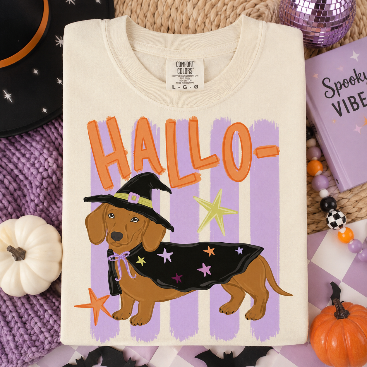 Hallo-Weenie Dachshund T-Shirt — Cute Dog in Witch Costume Graphic Tee